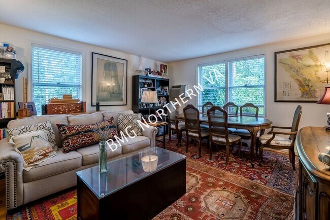 Foto del edificio - 108 N George Mason Dr