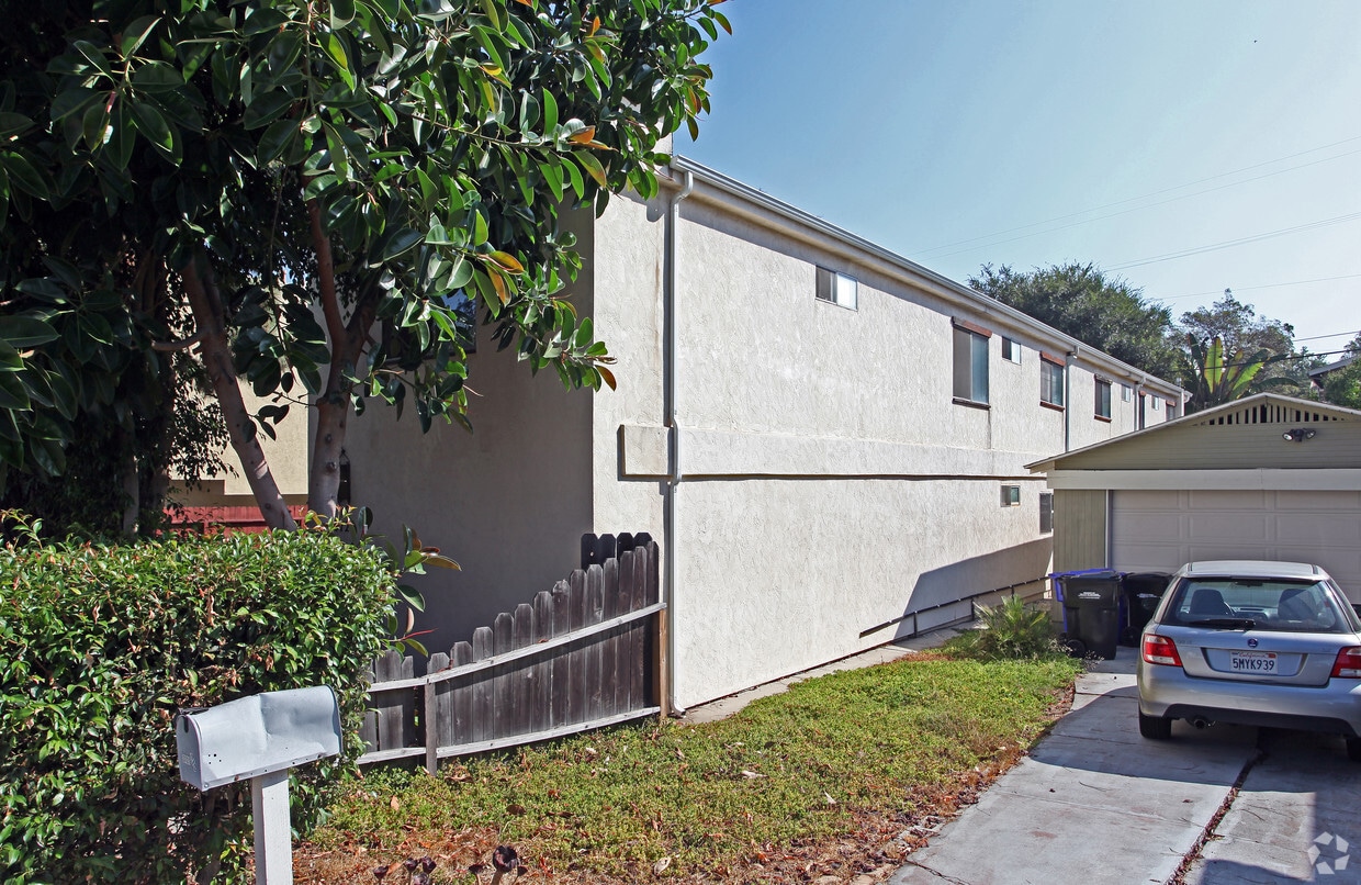 Building Photo - Villa Serenidad