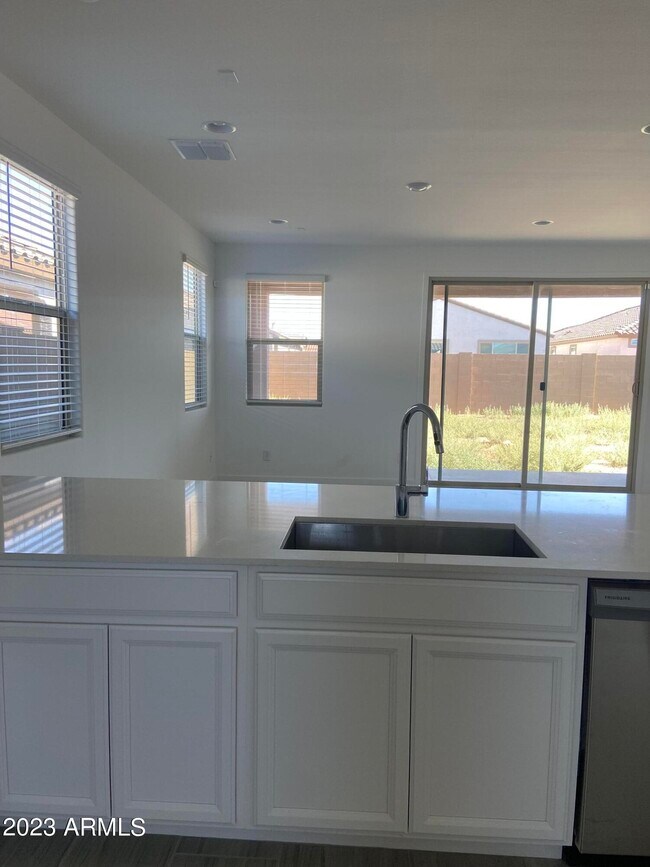 Foto del edificio - 9333 W Montecito Ave