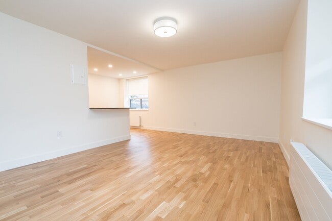 Building Photo - 56 Eccleston Drive