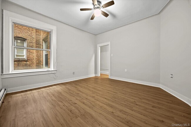 Foto del edificio - 325 Autumn Ave
