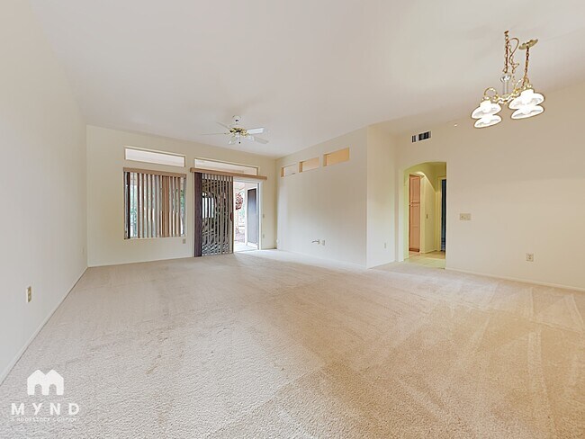 Foto del edificio - 16181 W Heritage Dr