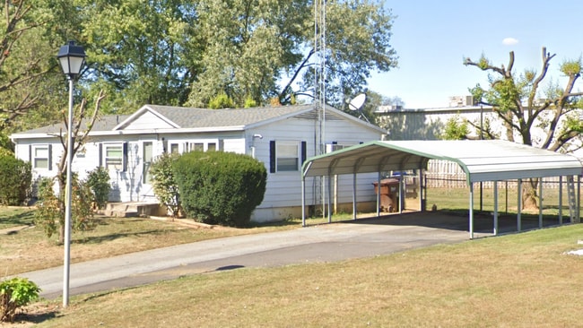 Building Photo - 1053 May Apple Dr
