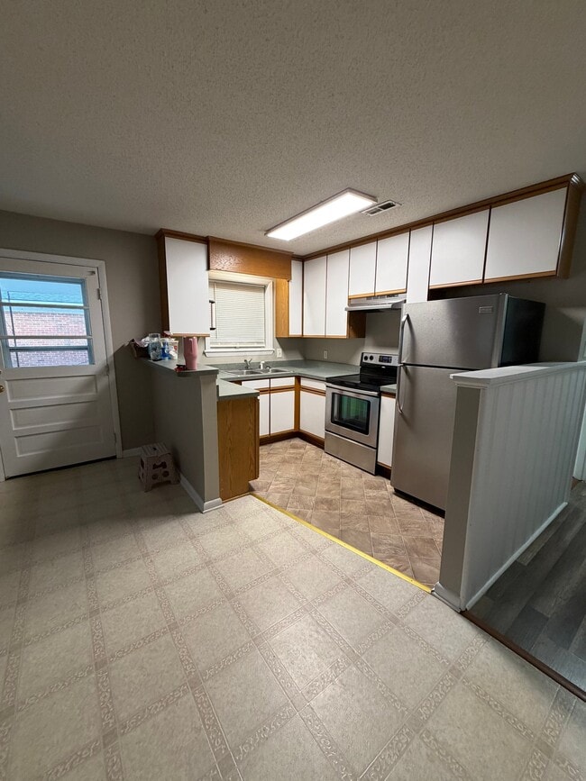Building Photo - 107 Hartley Dr