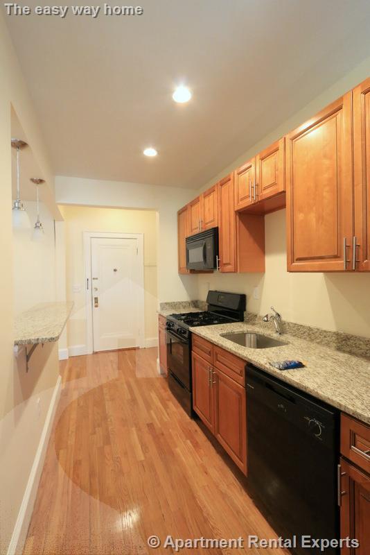 Building Photo - 136 Highland Ave