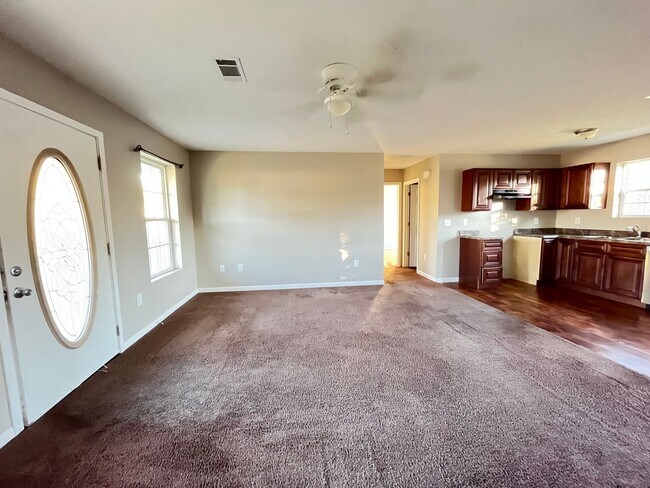 Foto del edificio - 3 bedroom 2 bath single family home in White Pine