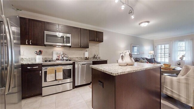 Building Photo - 57 Grandeville Ct