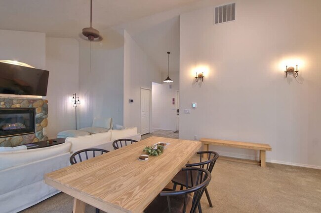 Foto del edificio - 2372 NW Meadows Dr