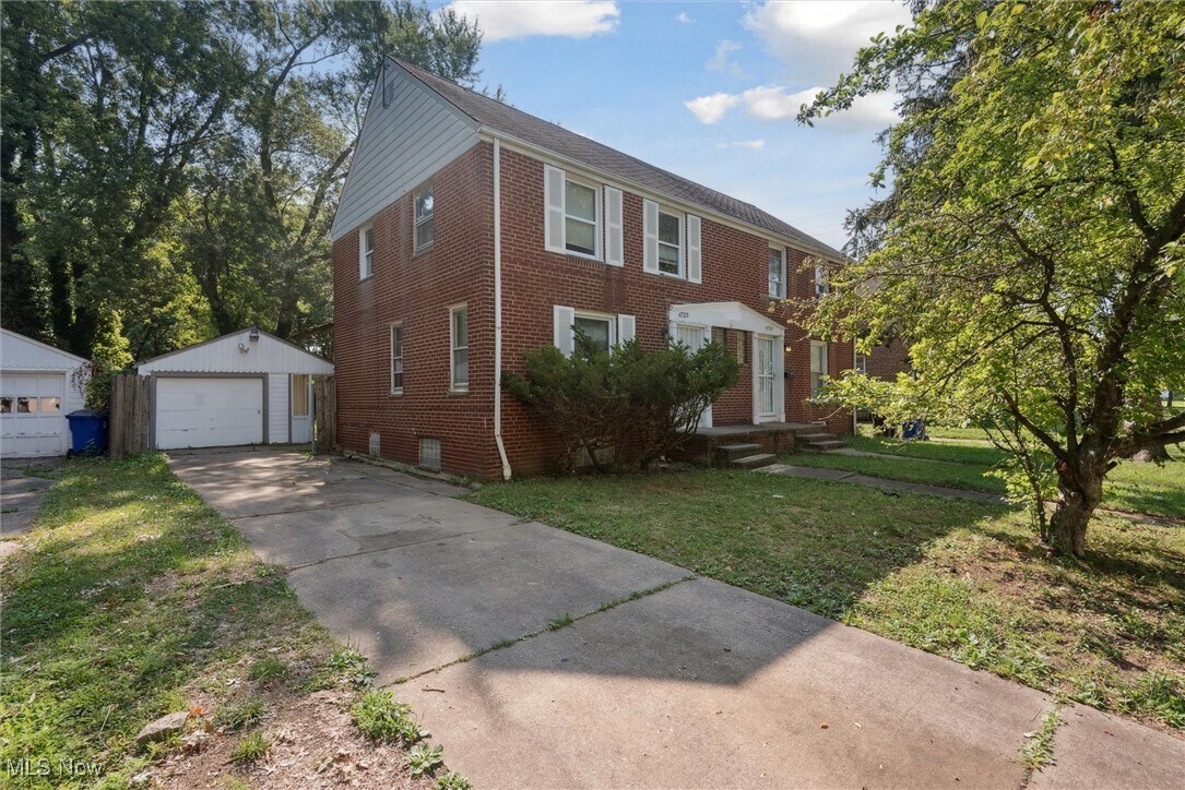 4723 W 125th St Cleveland, OH 44135 – photo 2