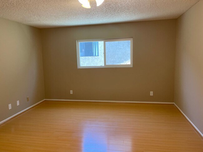 Foto del edificio - 434 E Tujunga Ave