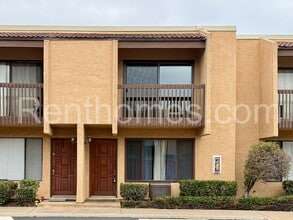 Building Photo - 9405 Gold Coast Dr