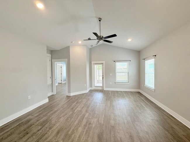Building Photo - 3-Bedroom Home + Office - Arbor Place