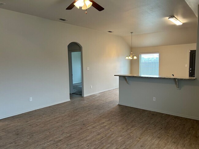 Building Photo - 710 Hillshire Ave