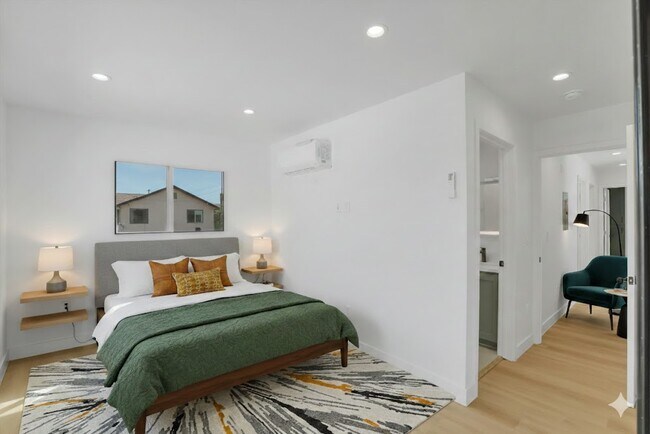 Foto del edificio - 2114 E 2nd St