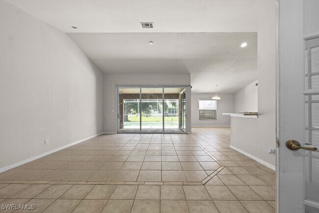 Building Photo - 3101 SW 22nd Ave