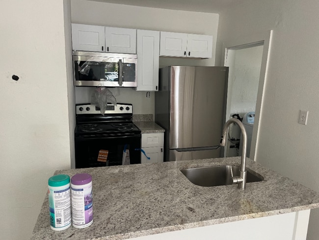 Foto del edificio - 610 SE 13th Terrace