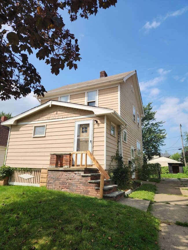 Foto del edificio - 2 Bedroom Single East Side of Cleveland