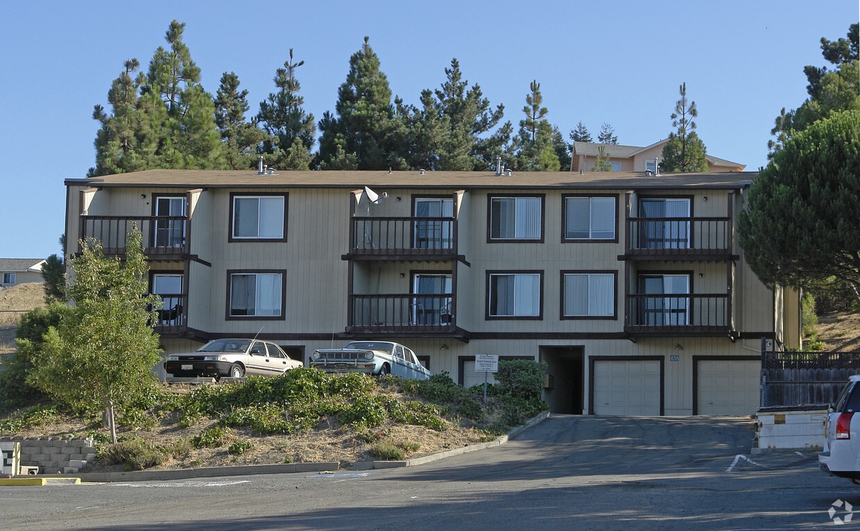 Primary Photo - 458 Valley View Rd