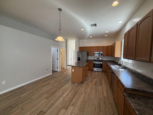 Building Photo - 12521-PM212521 E Red Canyon Pl