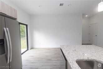 Building Photo - 6106 Pecan Ct