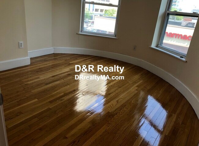 Foto del edificio - 883 Harrison Ave