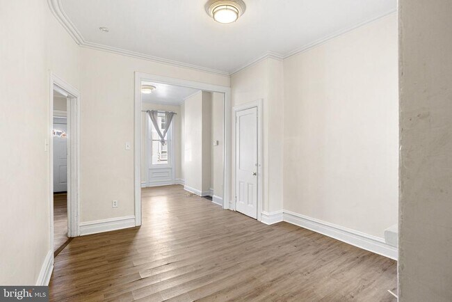 Foto del edificio - 2420 W Jefferson St