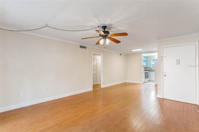 Foto del edificio - 4212 Lake Underhill Rd