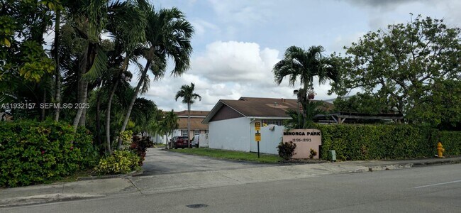 Foto del edificio - 12193 SW 10th St