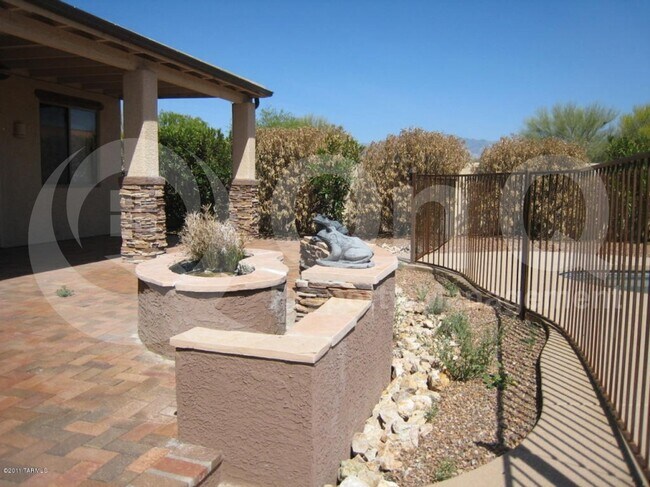 Building Photo - 11651 N Verch Way