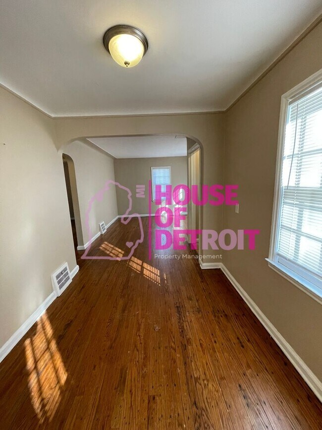 Building Photo - 3 BED | 1 BATH | SINGLE FAMILY HOME