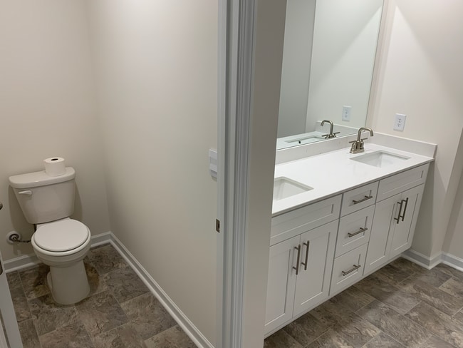 Master bathroom - 1143 Aspen Ter