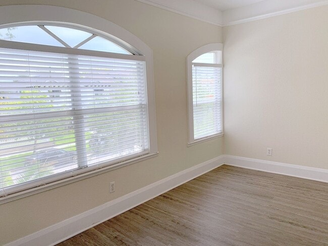 Building Photo - Charming 2-Bedroom Apartment in Prime SOHO...
