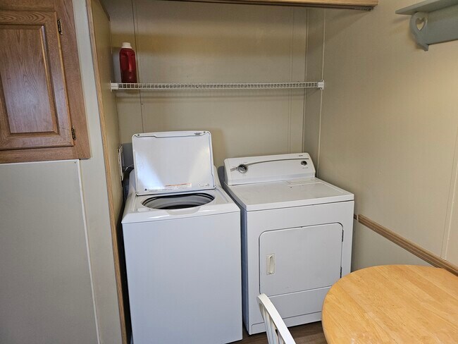 Foto del edificio - 279 Tricycle Hill Ln