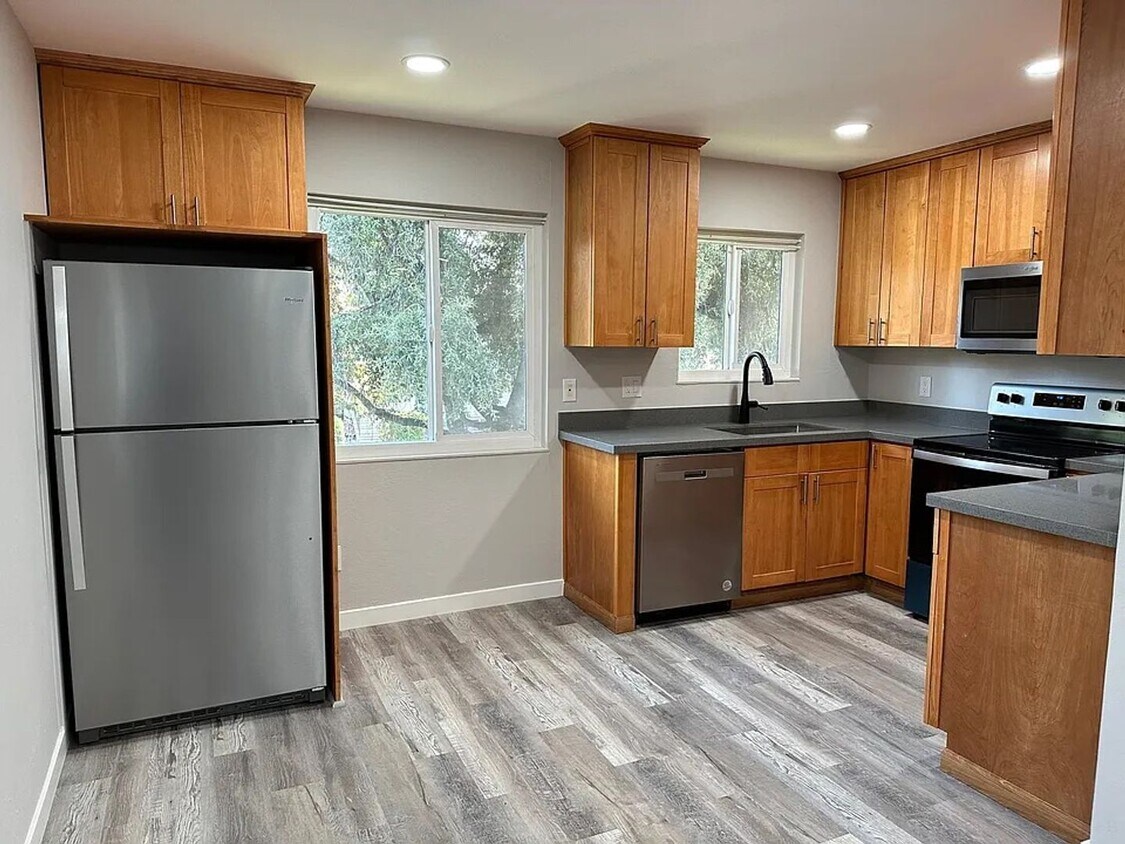Foto principal - Remodeled 2 Bedroom 1 Bath Sunnyvale Apart...