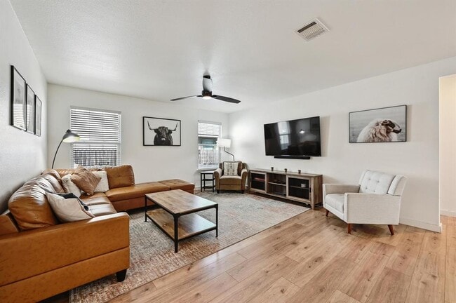 Building Photo - 7004 Ashen Ln