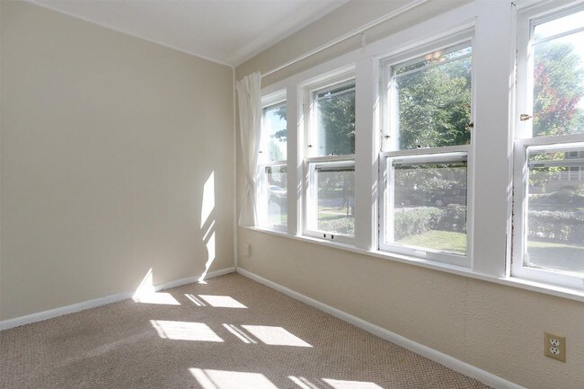Building Photo - 4144 Pleasant Ave