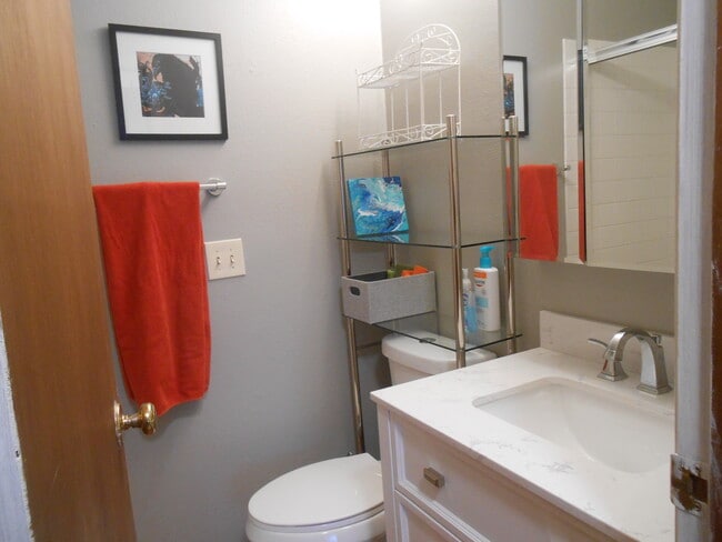Foto del edificio - 7570 Foxridge Way