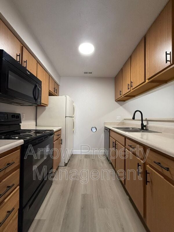 Foto del edificio - 2384 N 44th St