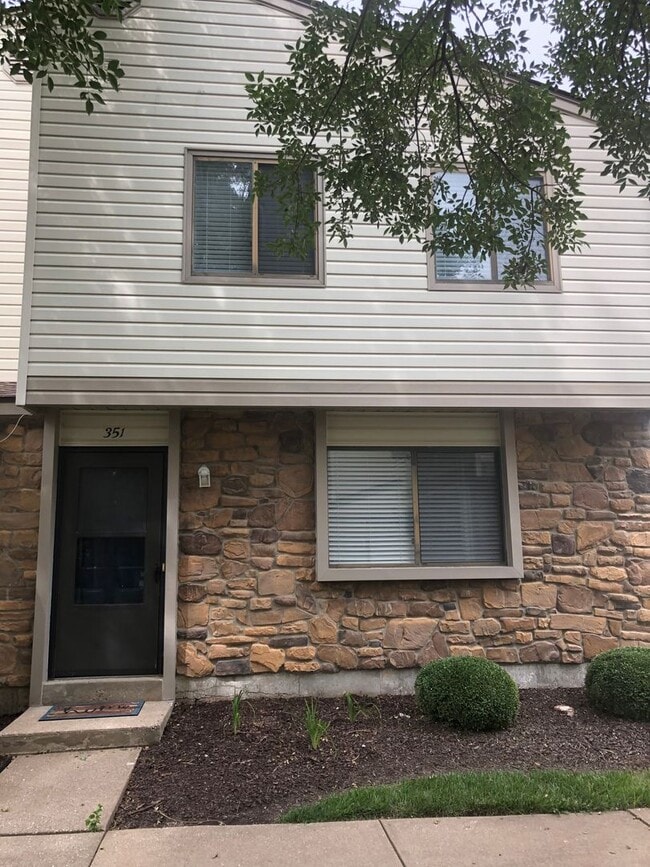 Building Photo - 365 Rose Marie Ct