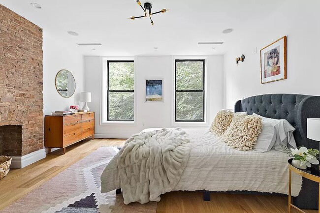 Building Photo - 170 Herkimer St