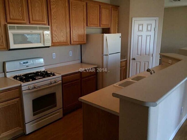 Building Photo - 1371 Grass Creek Unit 3