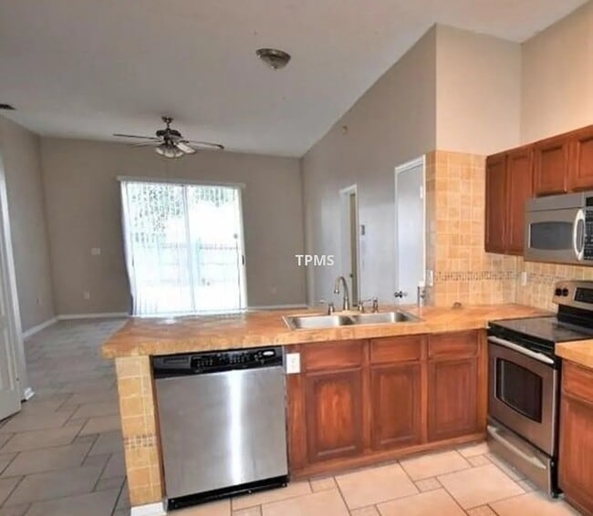 Photo - 12743 Woodbury Oaks Dr House