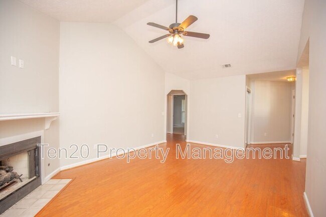 Foto del edificio - 3714 Fairview Dr