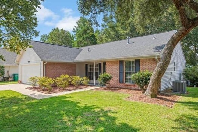 Building Photo - Beautiful Niceville Home!