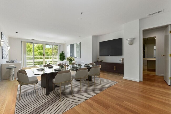 Building Photo - 6 Canal Park