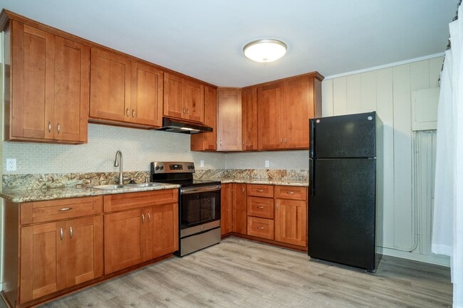 Building Photo - 1 bedroom 1 bath Makai side