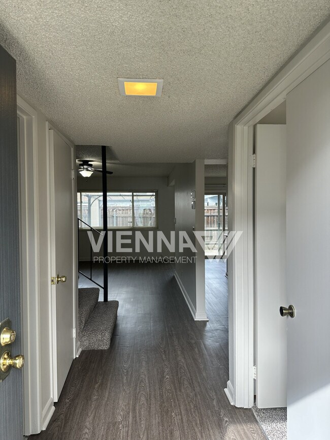 Foto del edificio - 5066 Greenberry Dr