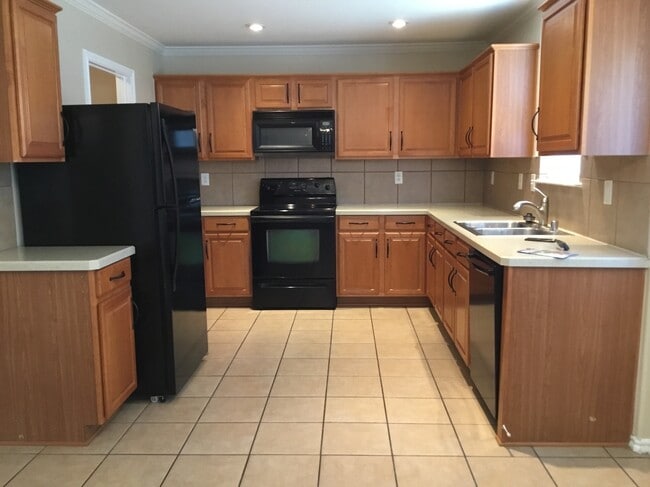 Foto del edificio - 13149 Cowper Dr