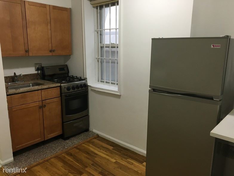 Foto del edificio - 321 E 25th St