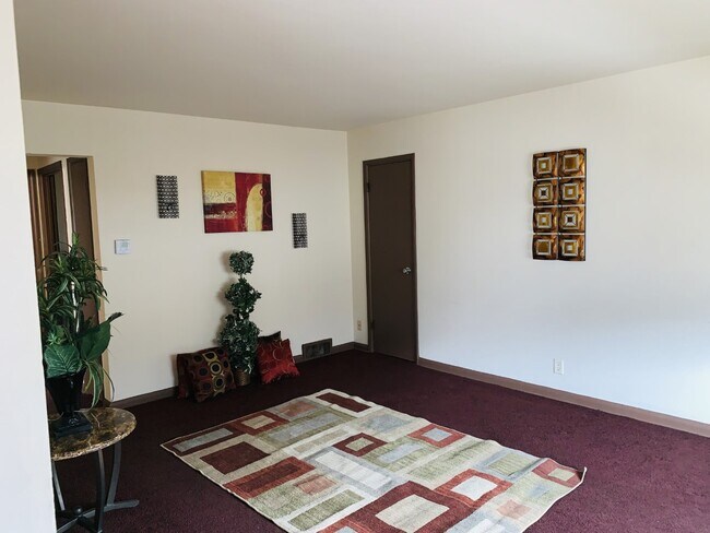 Building Photo - 5503 N 91st St